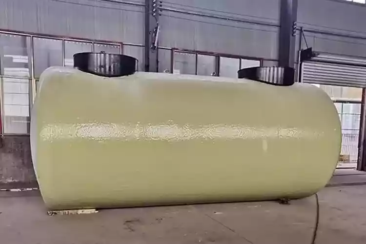 Стеклопластиковая ёмкость для топлива на АЗС